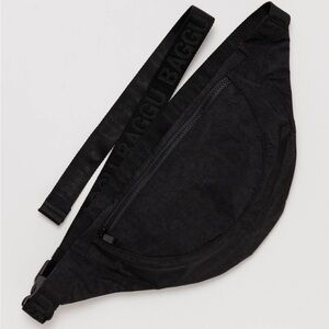 BAGGU Crescent Fanny Pack - Black